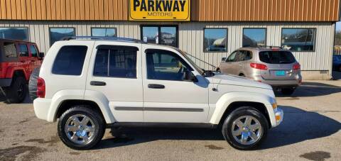 2005 Jeep Liberty for sale at Parkway Motors in Springfield IL