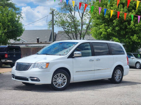 2015 Chrysler Town and Country for sale at BBC Motors INC in Fenton MO