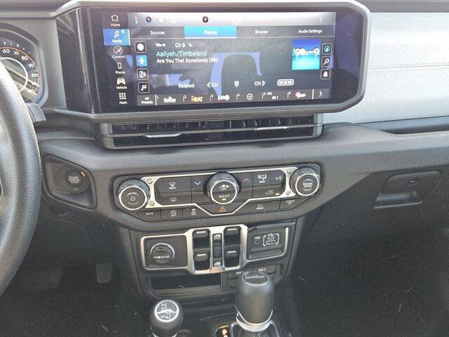 2025 Jeep Gladiator NightHawk