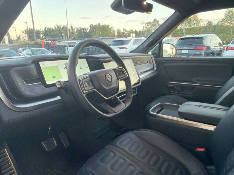 2023 Rivian R1S