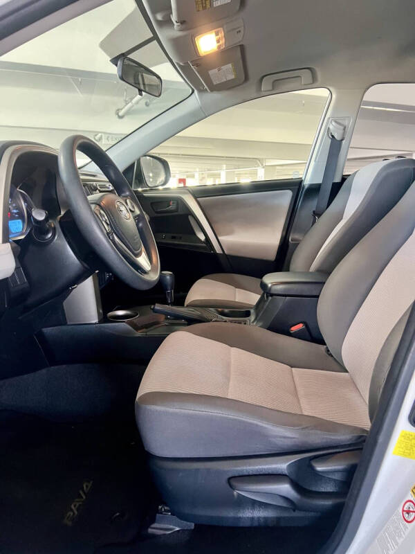 2014 Toyota RAV4 LE