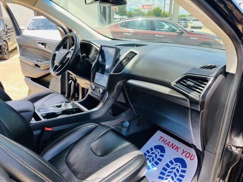 2022 Ford Edge Titanium