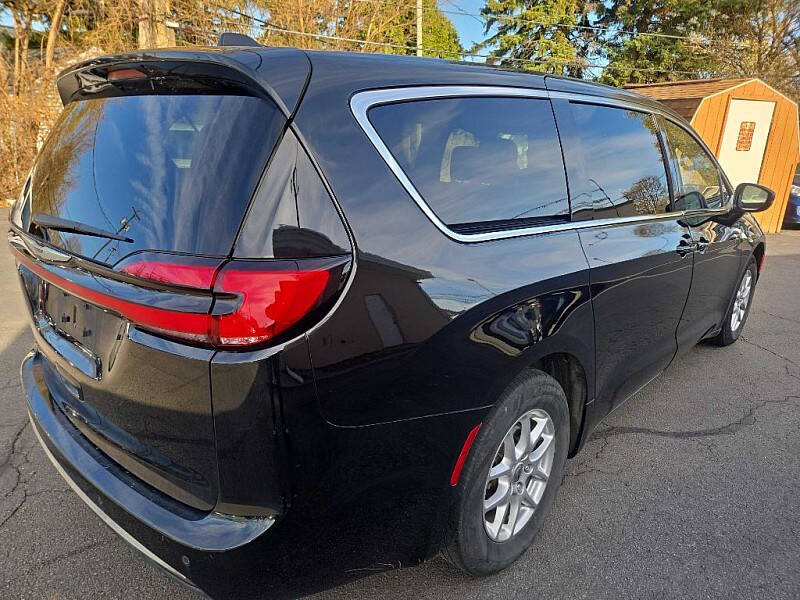 2024 Chrysler Pacifica Touring