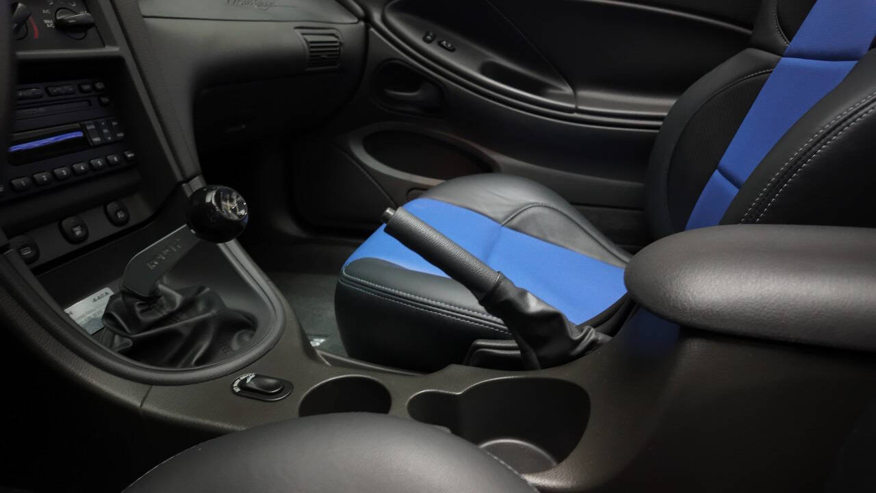 2004 Ford Mustang 48
