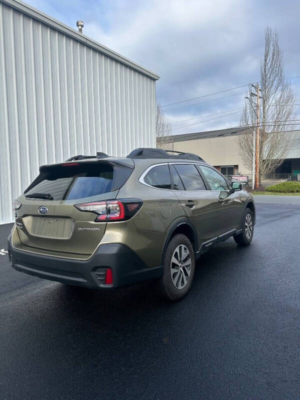 2022 Subaru Outback Premium