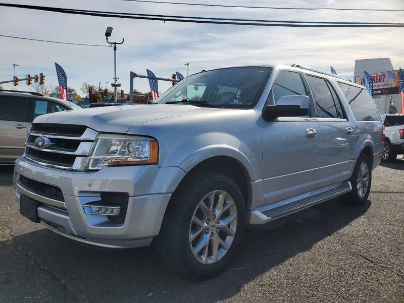 2017 Ford Expedition Limited's photo