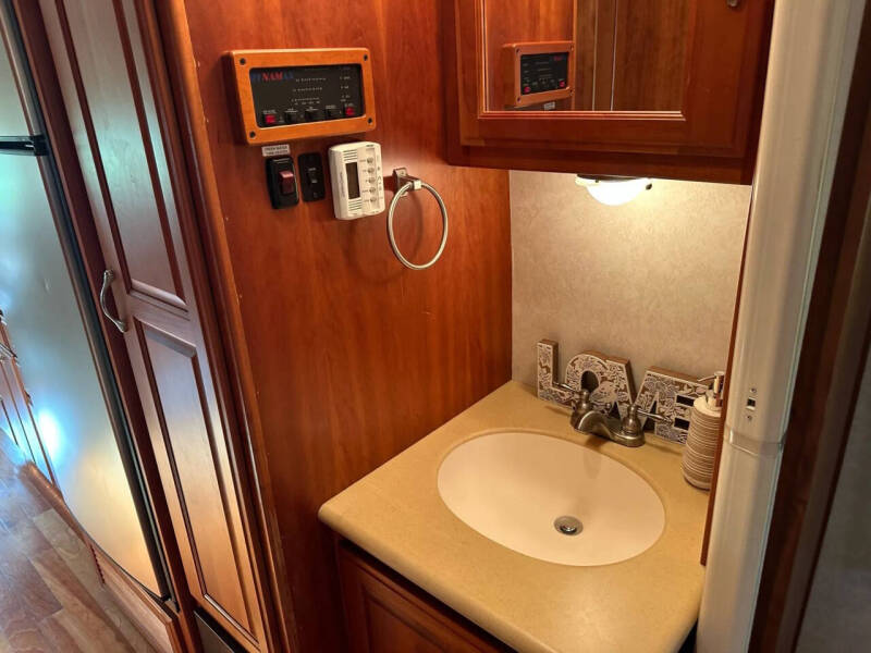 2006 Ford E-Series E-450 SD