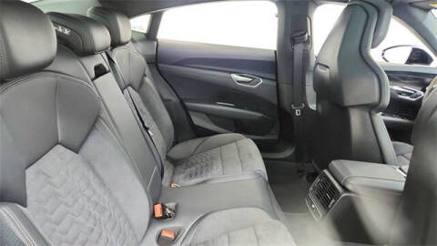 2022 Audi e-tron GT quattro Premium Plus