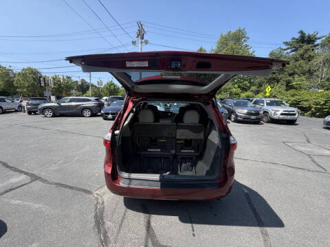 2016 Toyota Sienna XLE Premium 7-Passenger