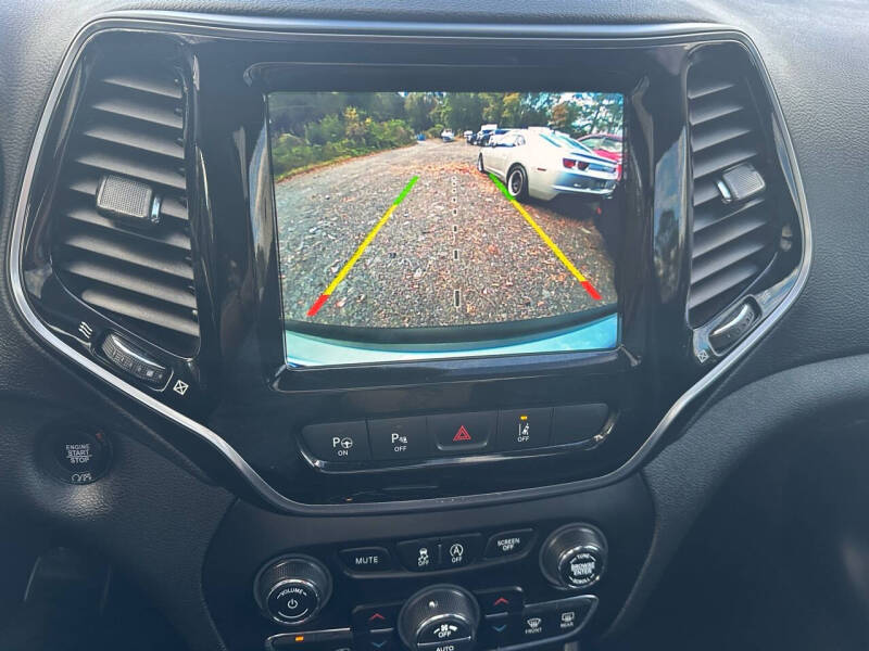 2019 Jeep Cherokee Limited photo 22