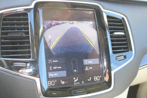 2016 Volvo XC90 T6 Momentum