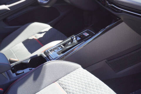 2025 Volkswagen Golf GTI SE