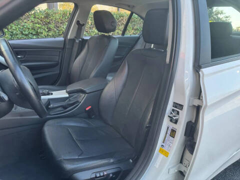 2012 BMW 3 Series 328i