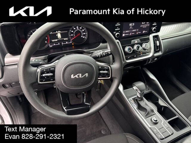 2023 Kia Sorento LX