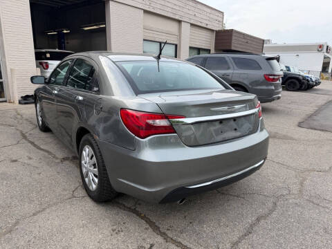 2013 Chrysler 200 Limited