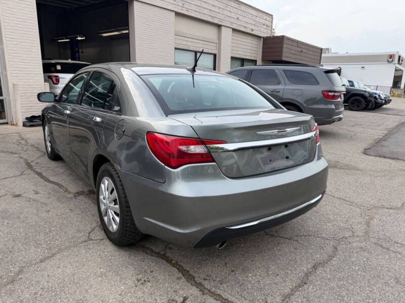 2013 Chrysler 200 Limited