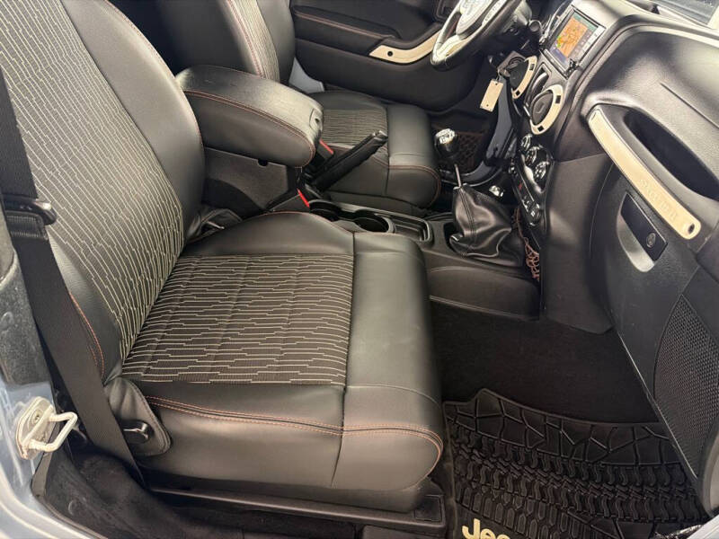 2012 Jeep Wrangler Sahara