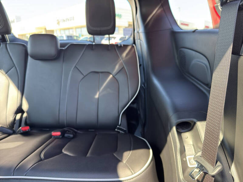 2027 Chrysler Pacifica Limited