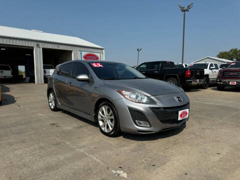 2011 Mazda MAZDA3 for sale at UNITED AUTO INC in South Sioux City NE