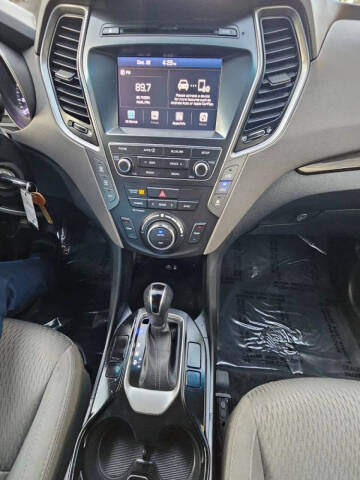 2018 Hyundai Santa Fe SE