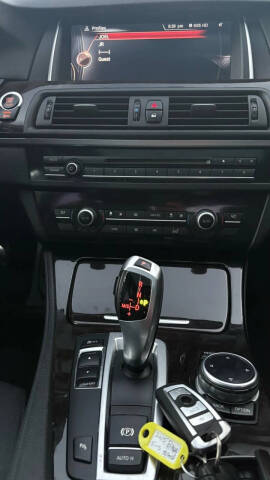 2015 BMW 5 Series 528i