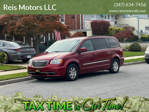 2011 Chrysler Town and Country for sale at Reis Motors LLC in Lawrence NY