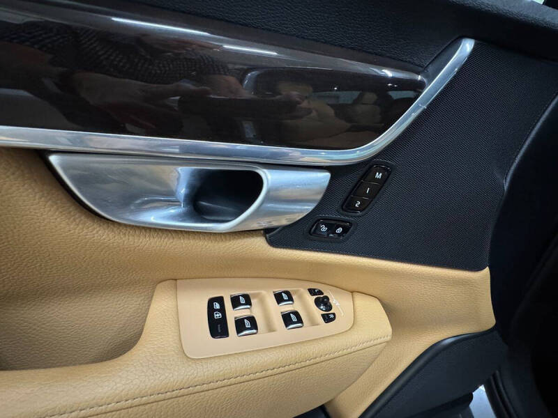 2018 Volvo S90 T5 Momentum