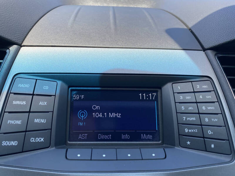 2016 Ford Taurus SE