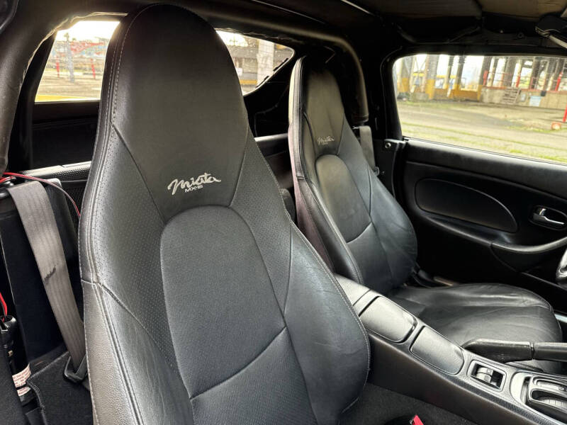 2002 Mazda MX-5 Miata SE