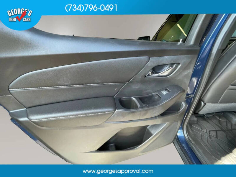 2023 Chevrolet Traverse LT Leather