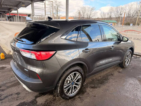 2020 Ford Escape SEL
