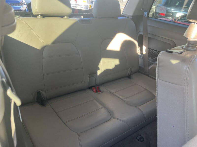 2004 Ford Explorer XLT