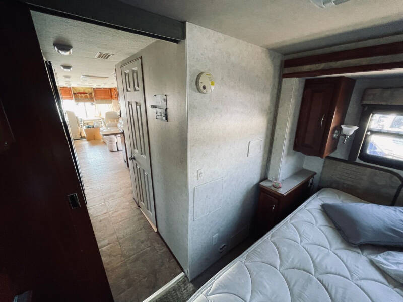 2002 Fleetwood RV 37U