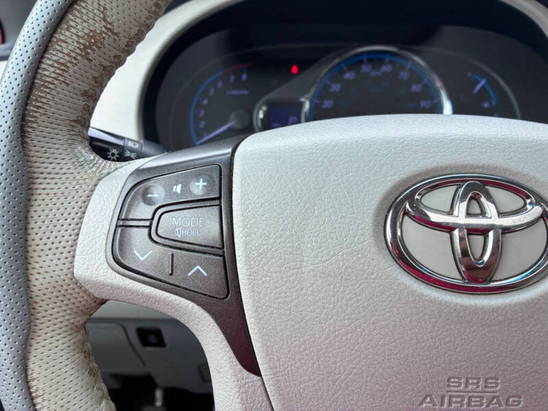 2012 Toyota Sienna