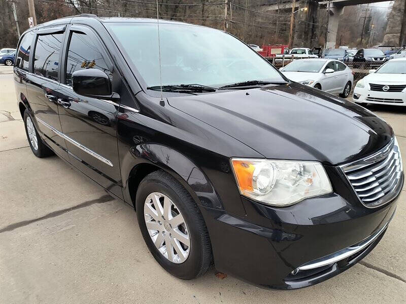 2014 Chrysler Town and Country Touring
