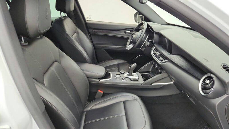 2022 Alfa Romeo Stelvio Sprint