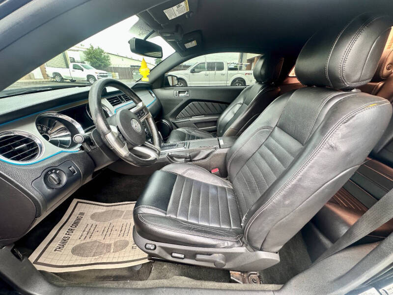 2014 Ford Mustang V6 Premium - Photo 12
