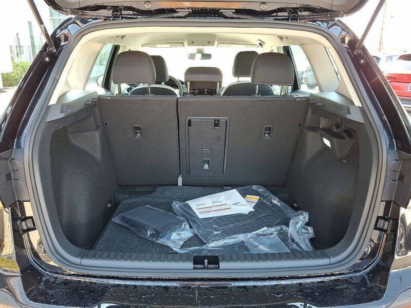 2025 Volkswagen Taos S