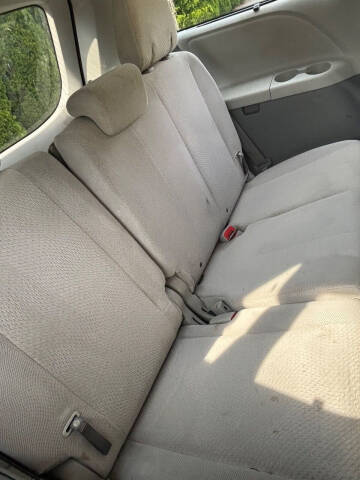 2014 Toyota Sienna LE 8-Passenger