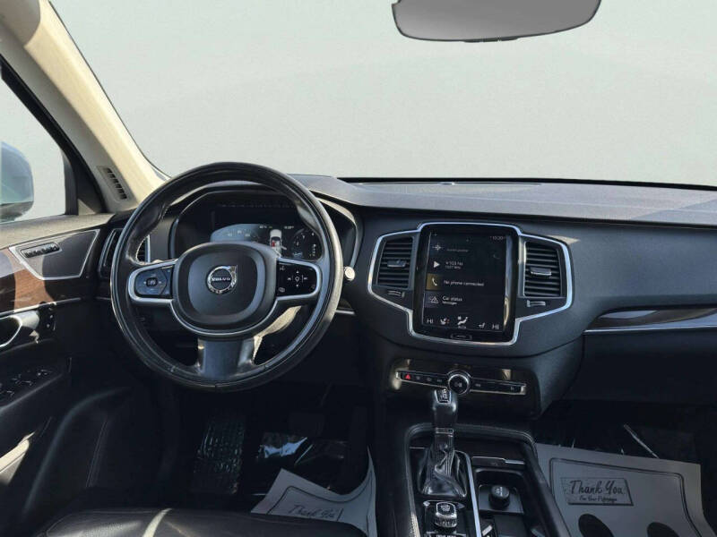 2019 Volvo XC90 T6 Momentum