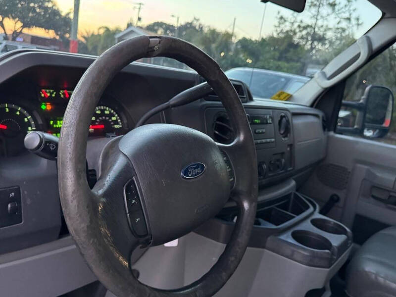 2015 Ford E-Series E-350 SD