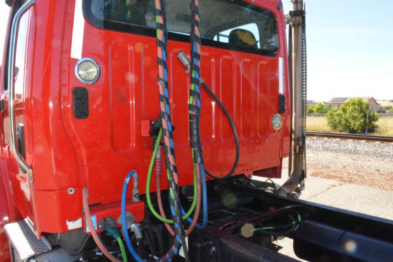 2012 Freightliner M2 106