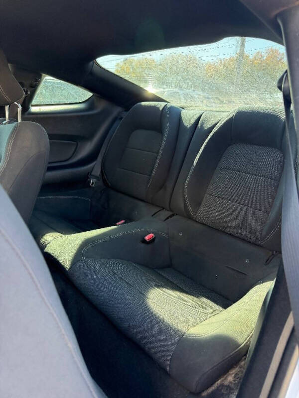 2015 Ford Mustang V6