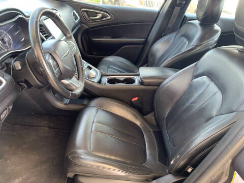 2016 Chrysler 200 Limited