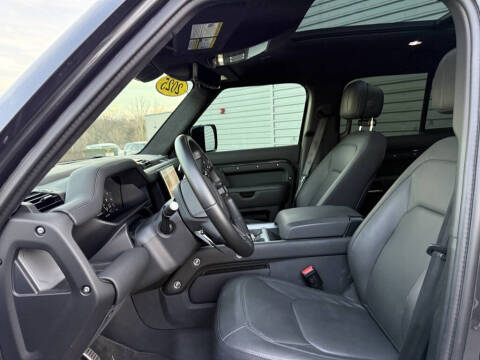 2025 Land Rover Defender 130 V8 P500