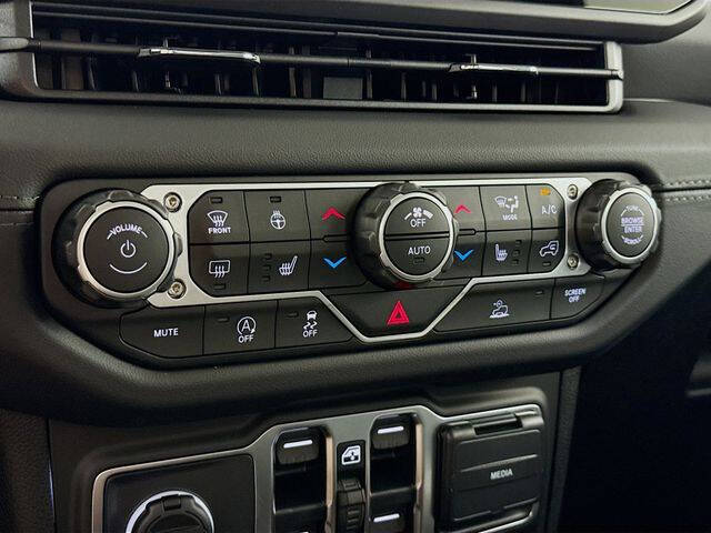 2025 Jeep Gladiator High Tide