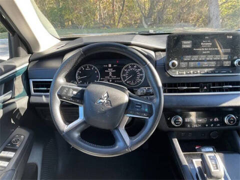 2022 Mitsubishi Outlander SE