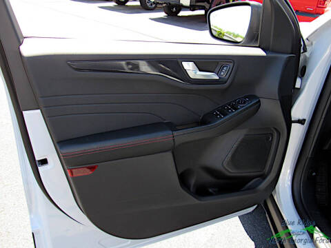 2025 Ford Escape Hybrid ST-Line