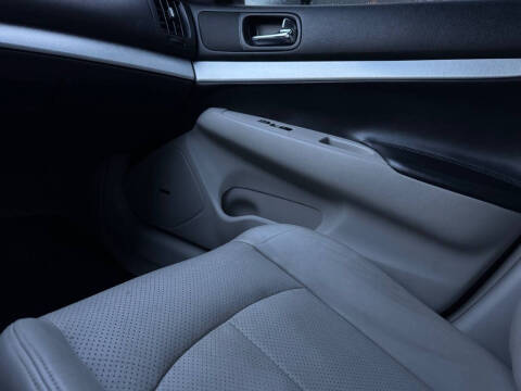 2009 Infiniti G37 Sedan x