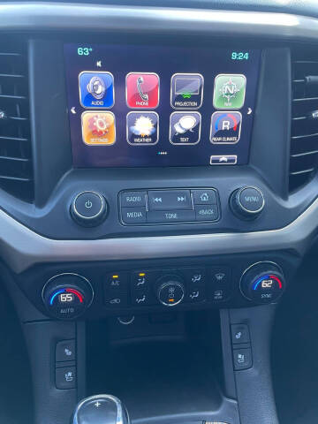 2017 GMC Acadia Denali